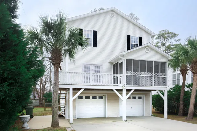 319 16th Ave. S