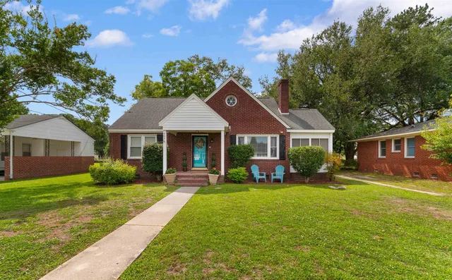 404 S Cedar Ave.