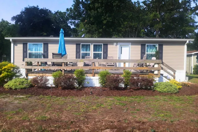 1617 Crystal Lake Dr.