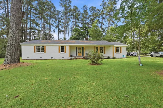 302 Azalea Dr.