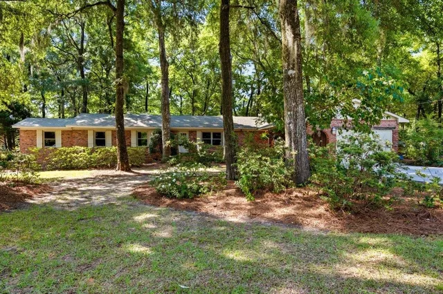 71 Baruch Ln.