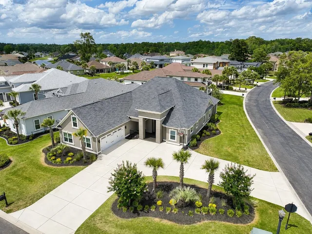 950 Bluffview Dr.