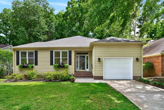 41 Redwing Ct.