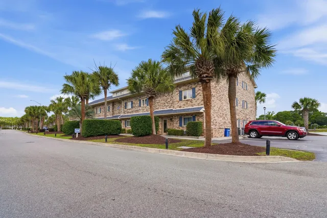 206 Double Eagle Dr.