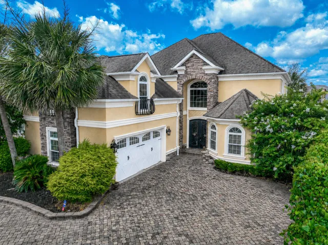 969 Bluffview Dr.
