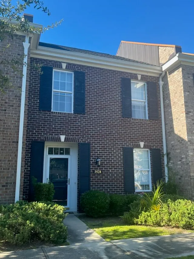 3528 Alexandria Ave.