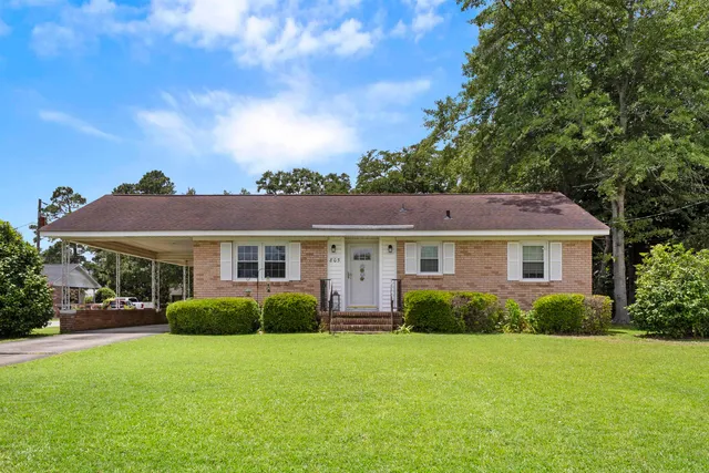 805 Highland Dr.