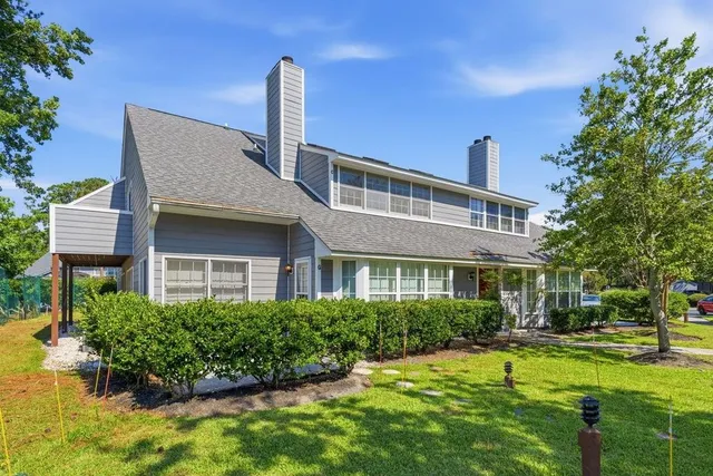 1205 Tiffany Ln.