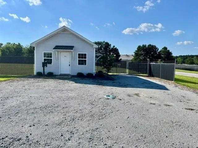 2412 E Highway 76