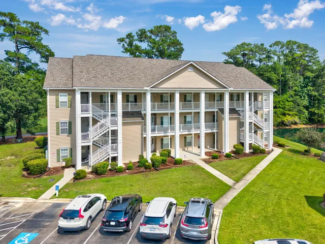 5804 Longwood Dr.