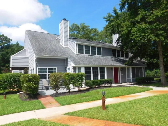 1202 Tiffany Ln.