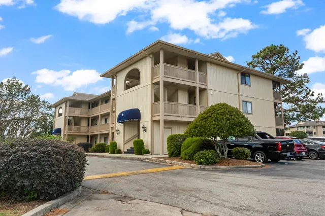 4101 Pinehurst Circle
