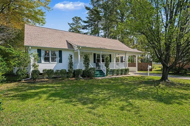 4809 Forest Dr.