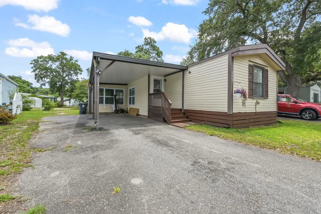 145 Ridgeway Loop