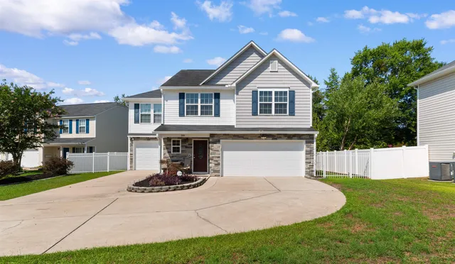 200 Davis Ct.