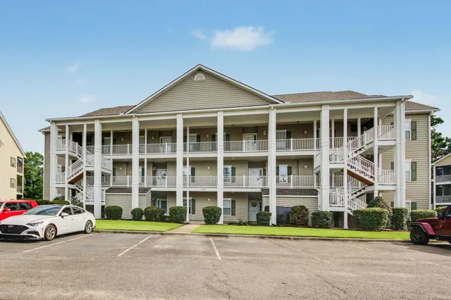 5852 Longwood Dr.