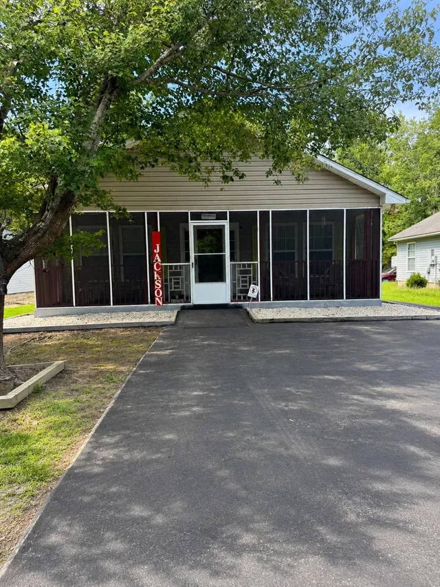 97 Jacquelyn Dr.