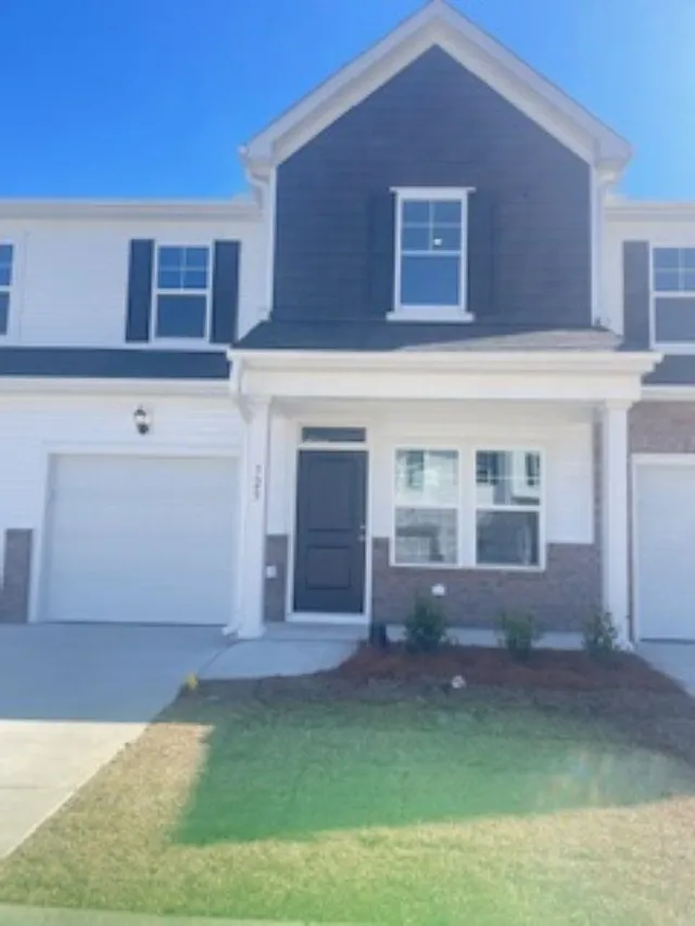 846 Palm Frond Way