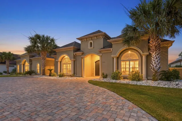 909 Bluffview Dr.