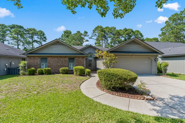 220 Cedar Ridge Ln.