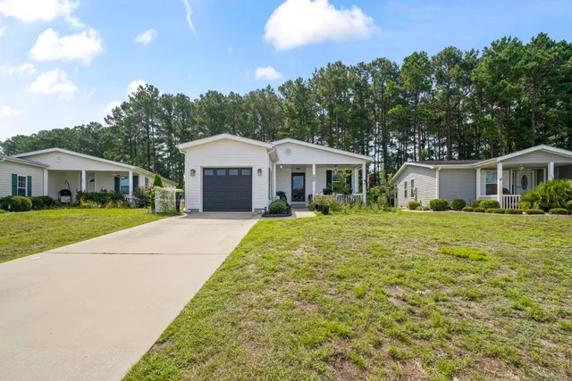 227 Lakeside Crossing Dr.
