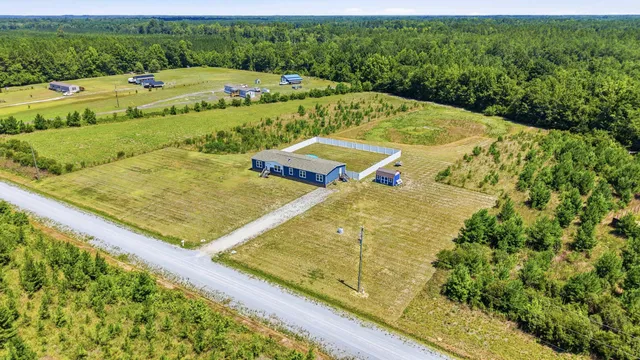 10072 Hardwick Rd.