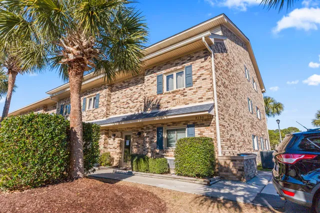 206 Double Eagle Dr.