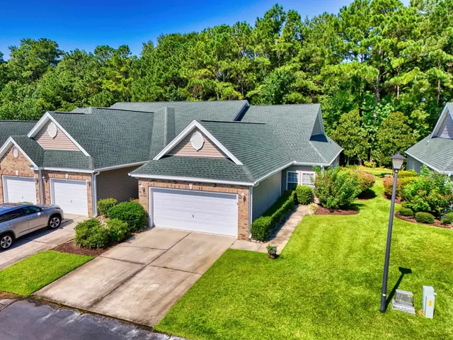 724 Pinehurst Ln.