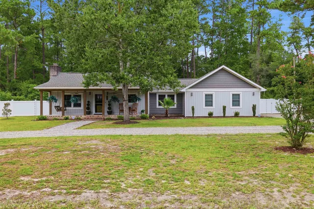 946 Fox Hollow Rd.
