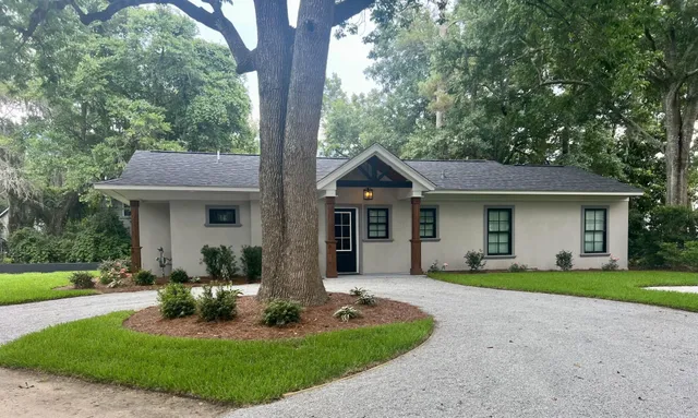 346 Waterside Ln.