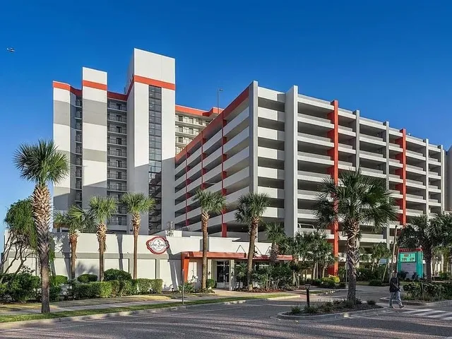 7200 N Ocean Blvd.