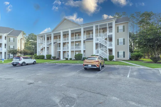 5828 Longwood Dr.
