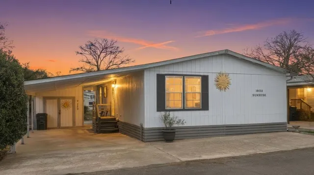 1802 Sunrise Dr.
