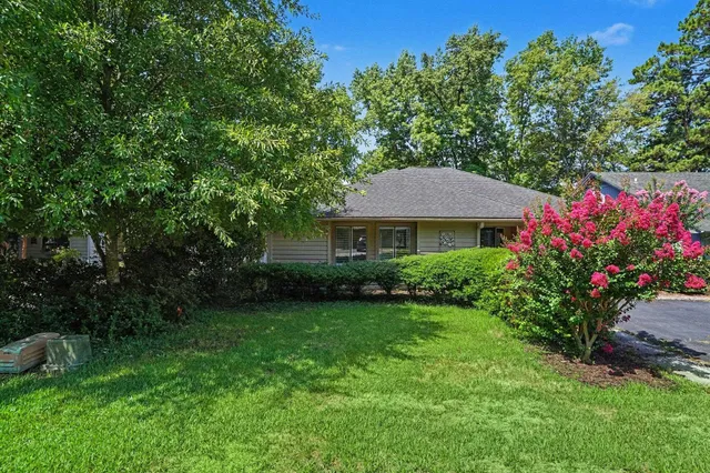 104 Hickory Dr.