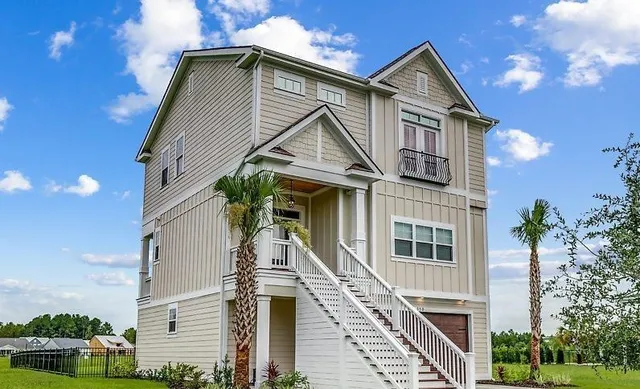 350 Harbour View Dr.