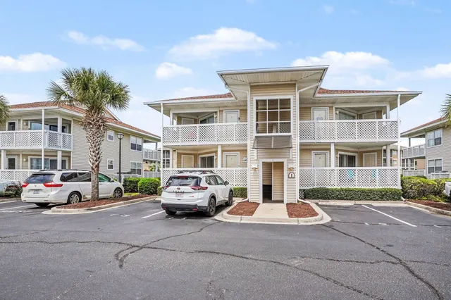 300 Shorehaven Dr.