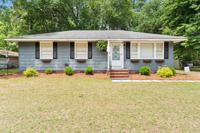 416 N Railroad Ave.