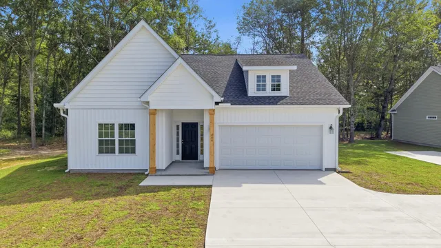 664 Goretown Loop