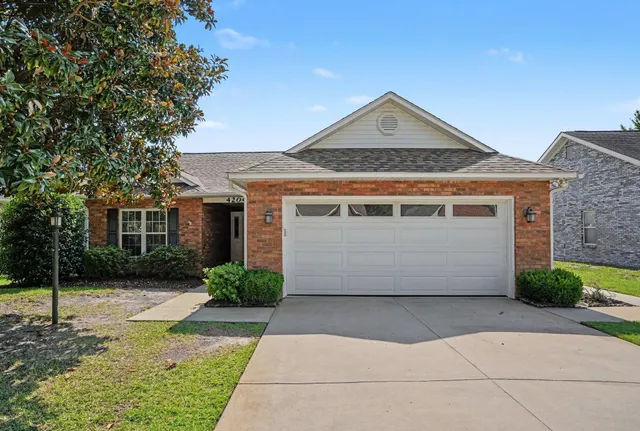 4204 Ravenwood Dr.
