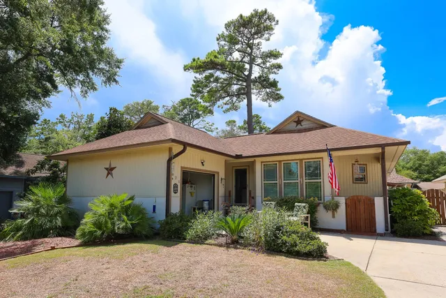 821 Sparrow Hollow Ln.