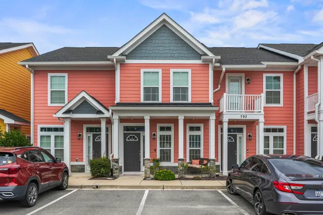 793 Moen Pl.