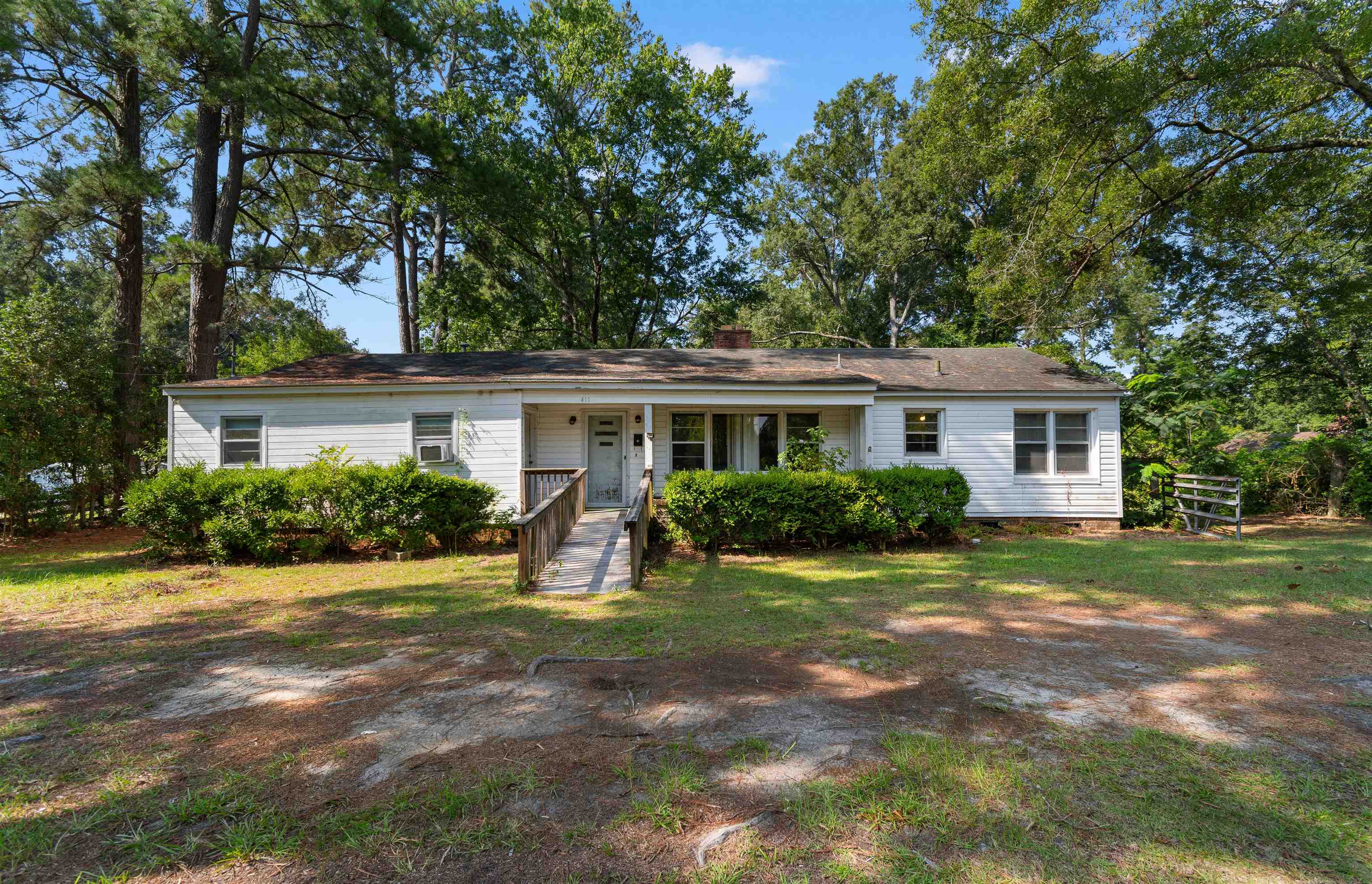 411 E Leitner St. – Latta, SC