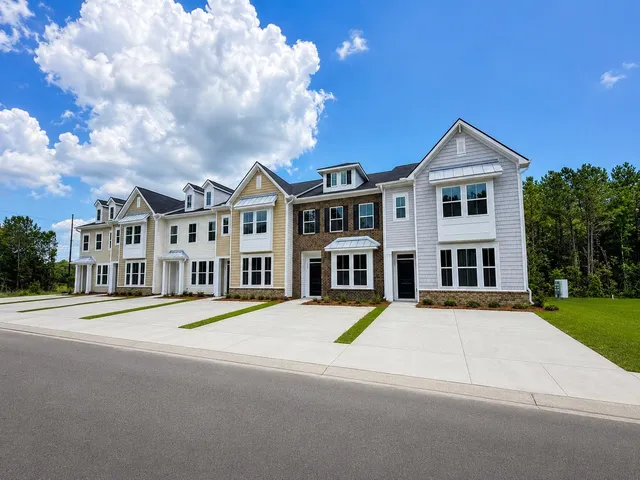 227 Lockland Dr