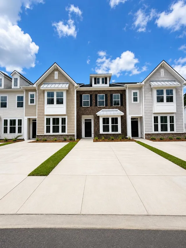 224 Lockland Dr