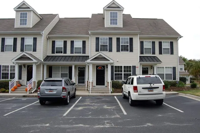 121 Barnacle Ln.