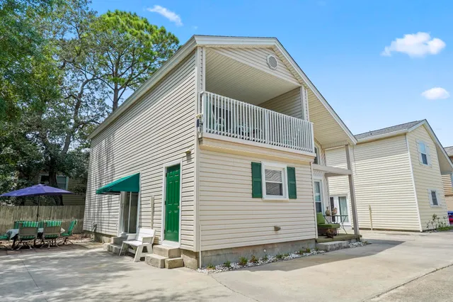 1807 Hillside Dr. S