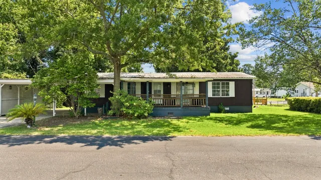 728 Garden Lake Dr.