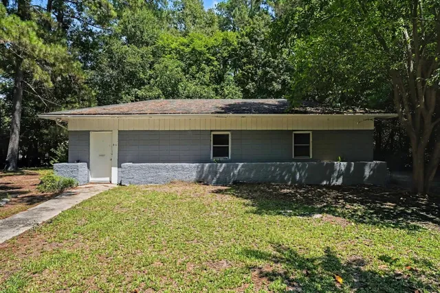 411 E Wine St.