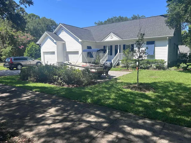 1528 Winyah St.