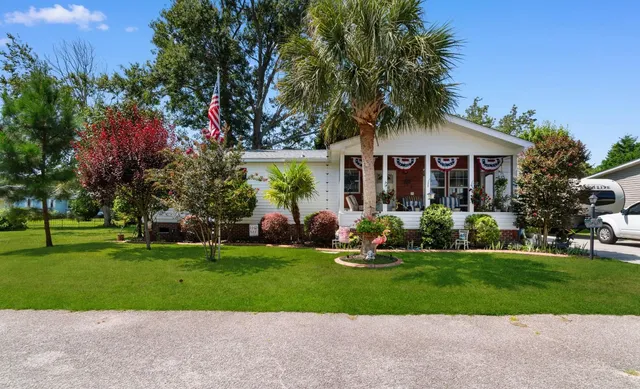 1649 Perry Circle
